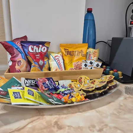 Zencozy - Free Underground Parking Apartment